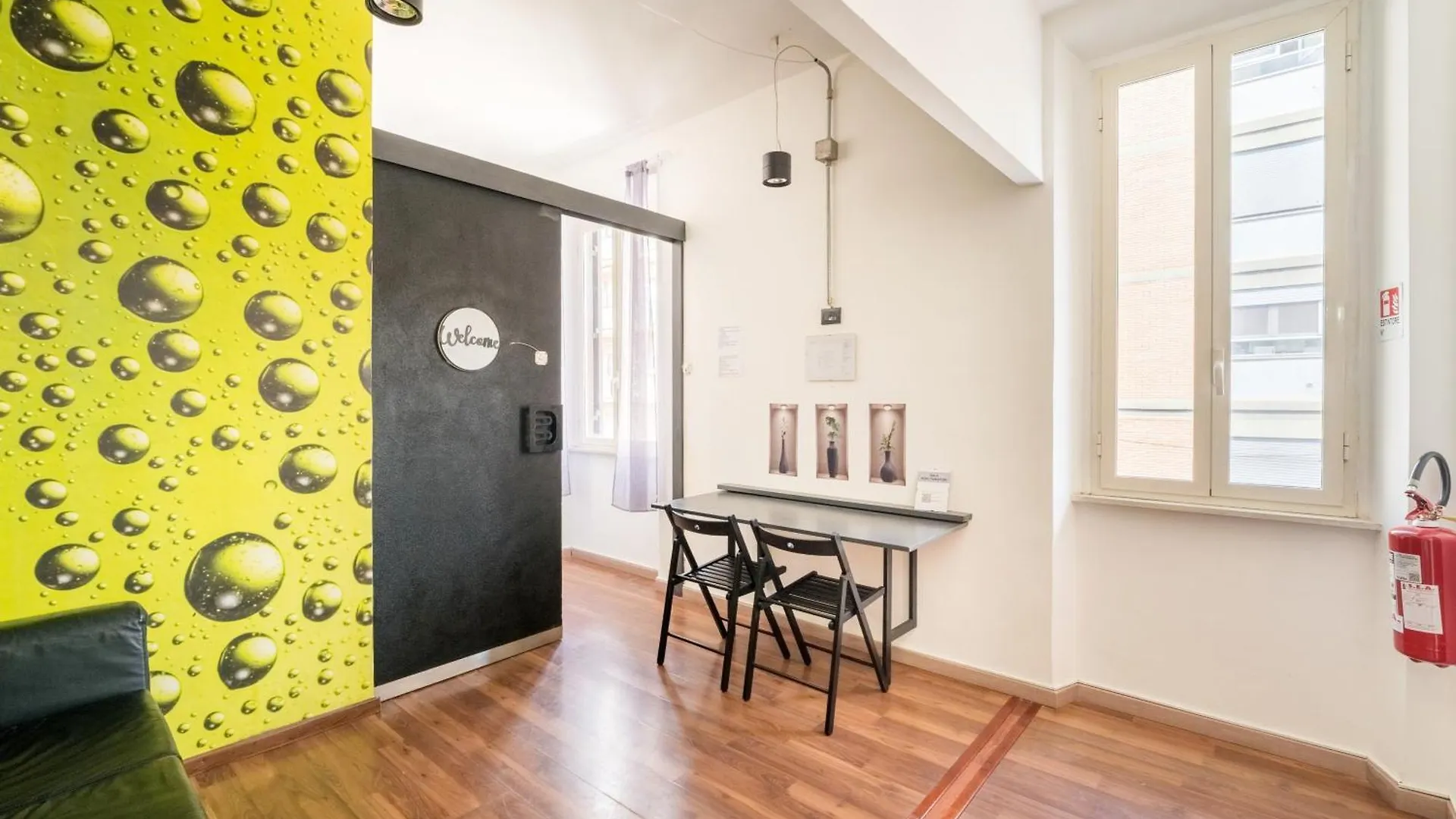 Rooms Piramide Roma 0*,