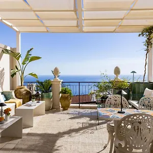 https://hotel-taodomus.taorminaitalyhotels.com