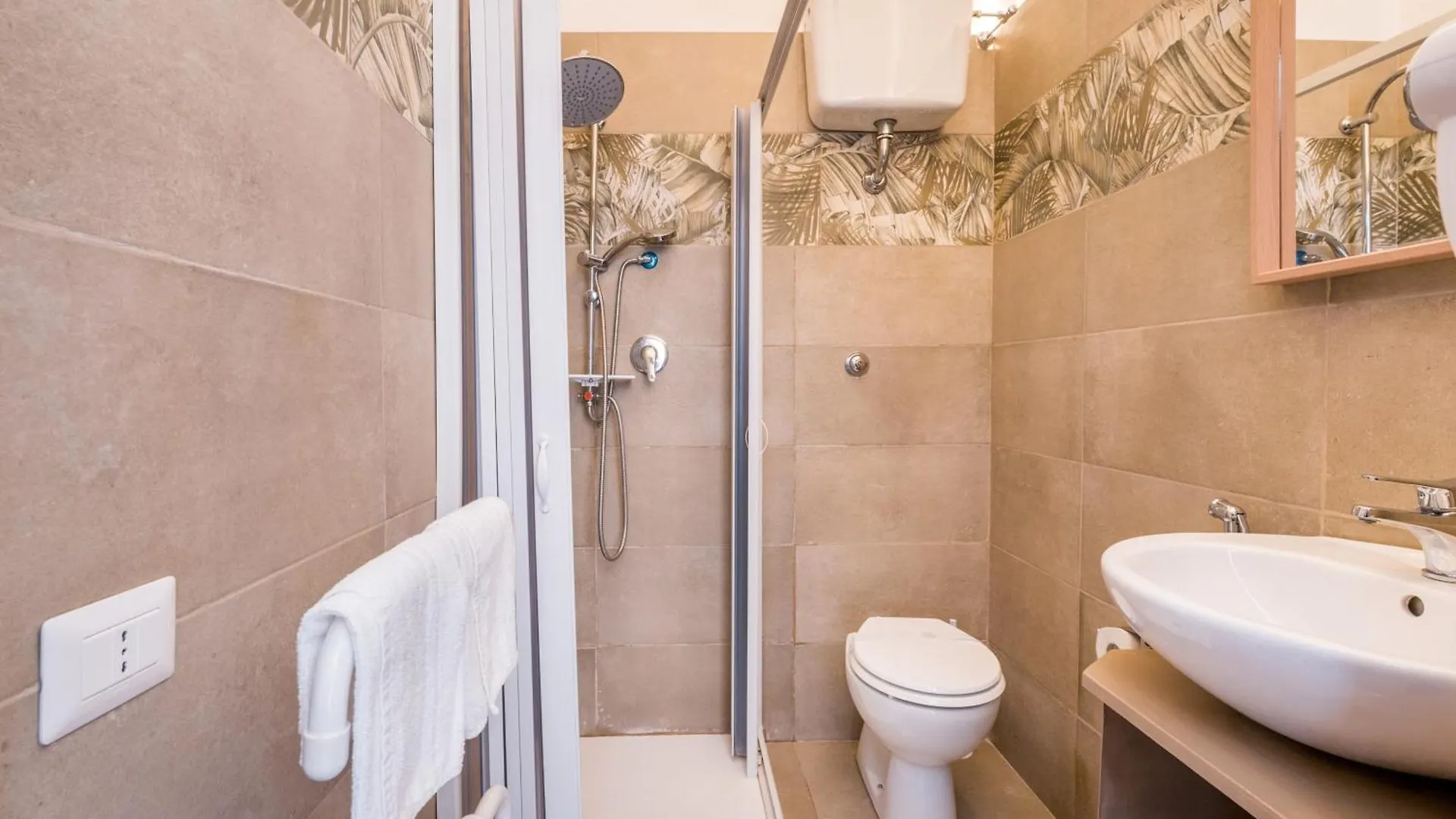 Rooms Piramide Rome